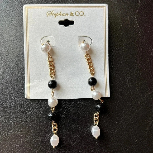 Stephan & Co Beaded Necklace and Dangle Earrings - Picture 5 of 7